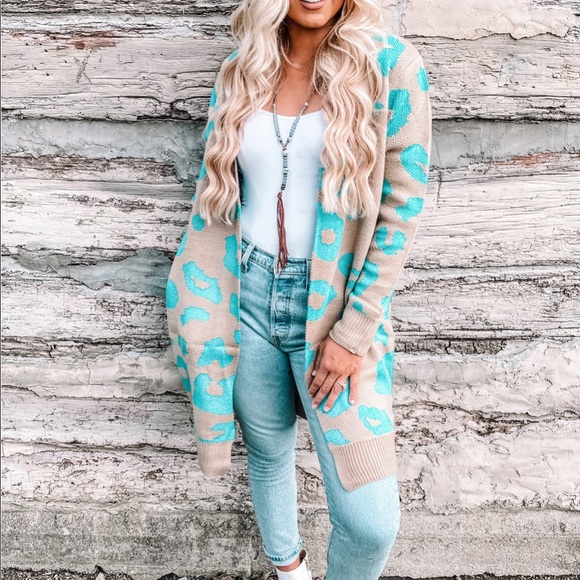 #04 Leopard Emerald Cardigan - Picture 2 of 5